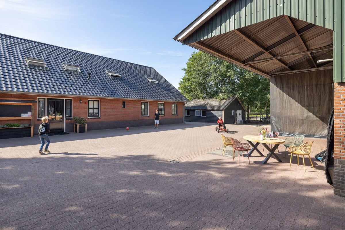 Binnenplaats van de boerderij in Geesteren